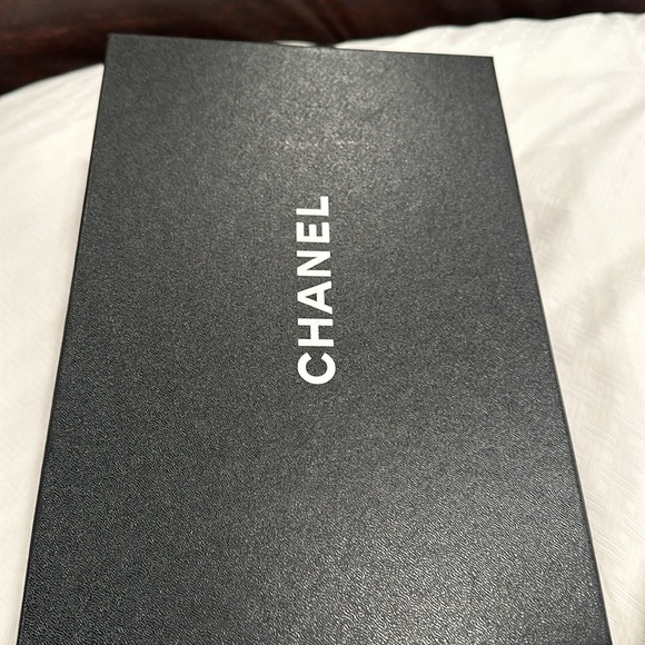 Chanel beige and black flats - Picture 7 of 7